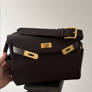 Elegant Dark Brown/Wooden Color Genuine Leather Crossbody/ Shoulder Bag